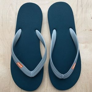 Teal and Grey Size 11 Feelgoodz Flip Flops